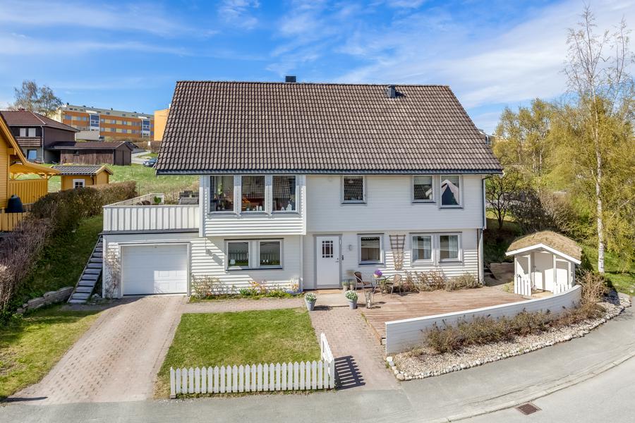 Velkommen til Hallsetreina 1