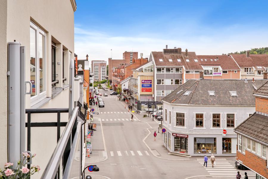 Velkommen til Dronningens gate 13B