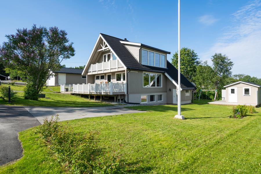 Velkommen til Kvalsundvegen 55