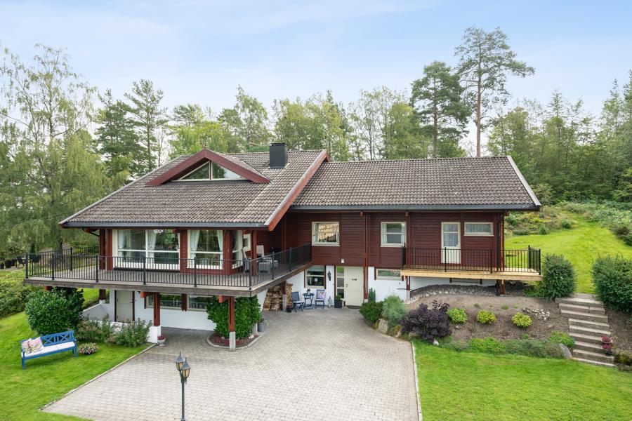 Velkommen til Liaveien 14