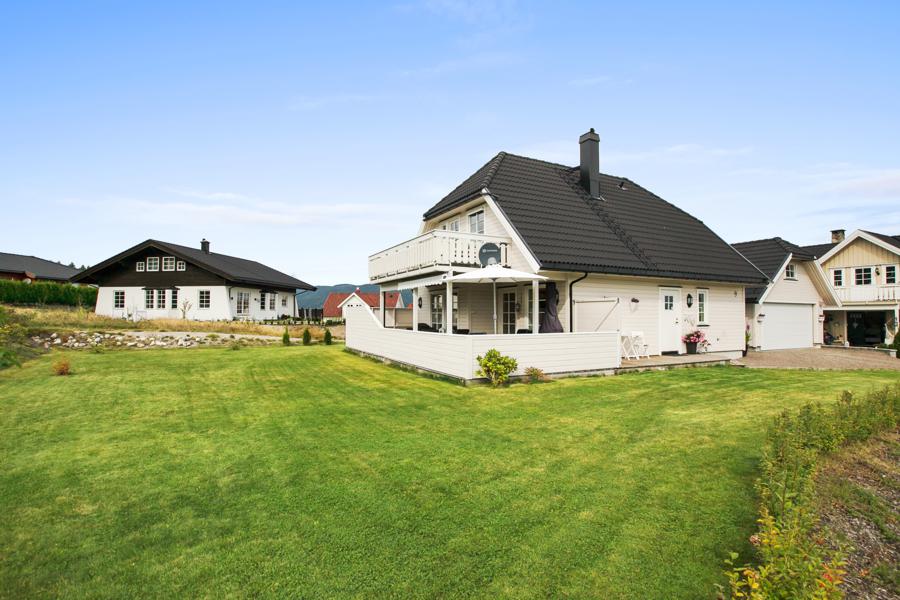 Velkommen til Bakkaneriset 9