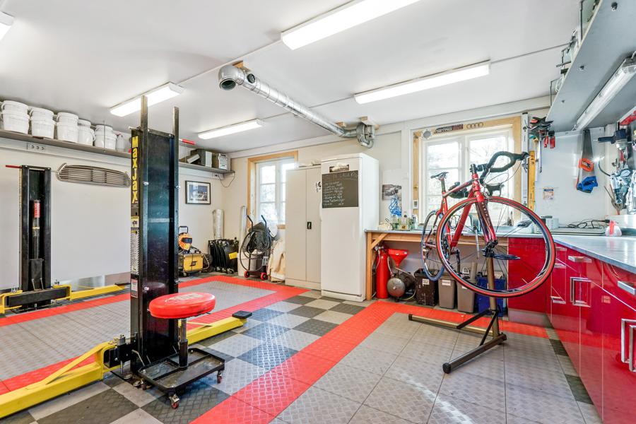 Garage